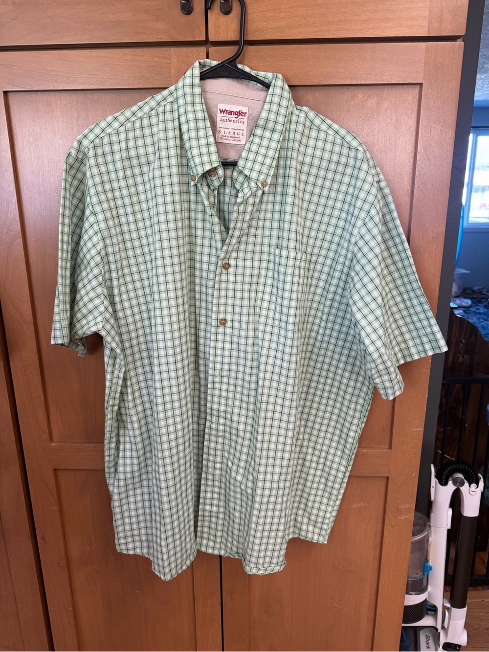 Wrangler Green and White Plaid Short-Sleeve Button-Down Shirt